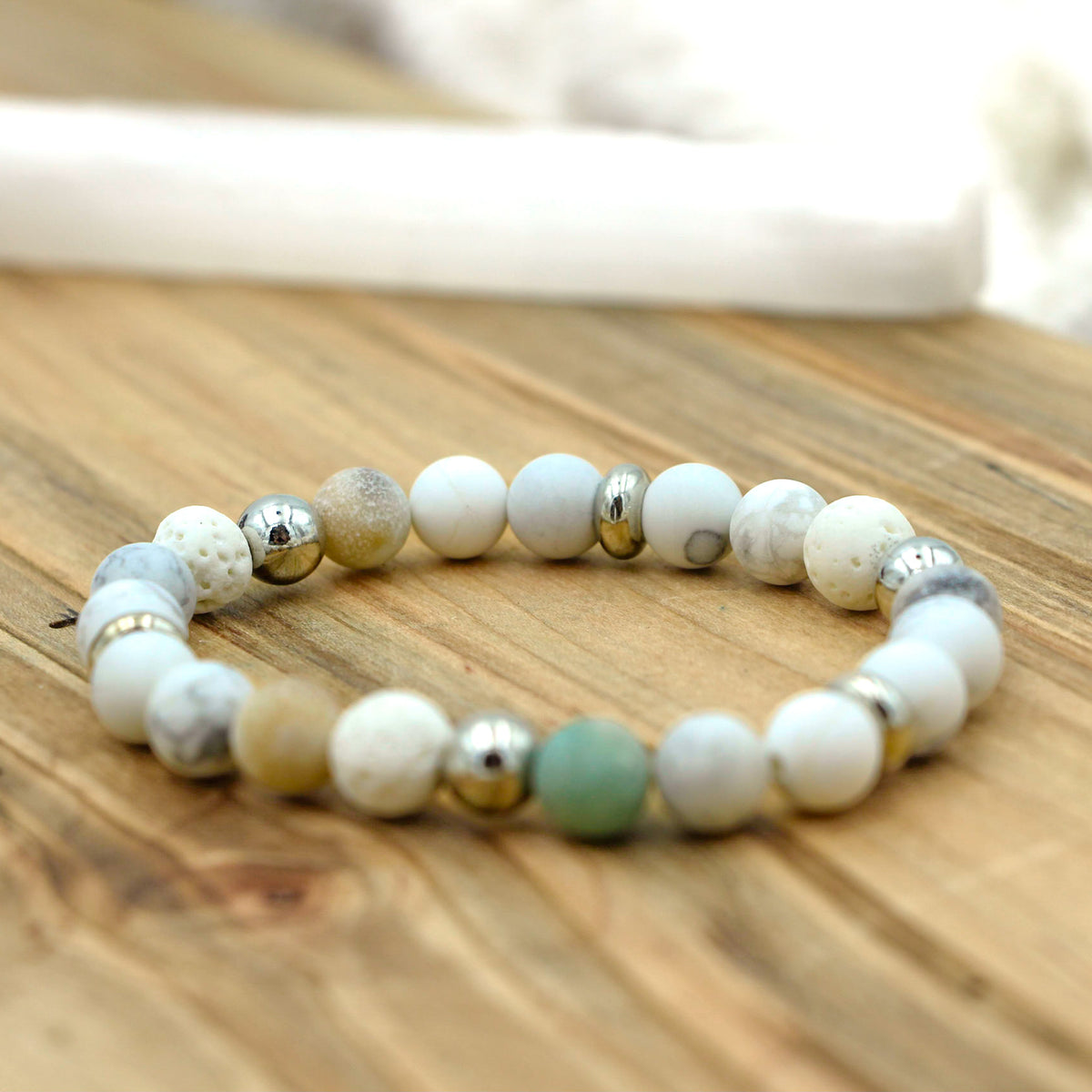 ite + White Howlite Bracelet